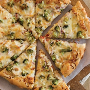 broccoli chicken pizza